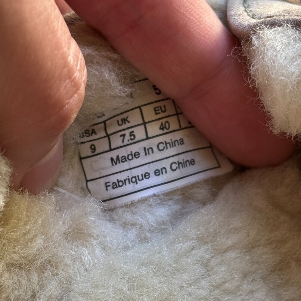 UGG Australia Slippers Women's Size 9 Tan Brown F8114E - Picture 3 of 9